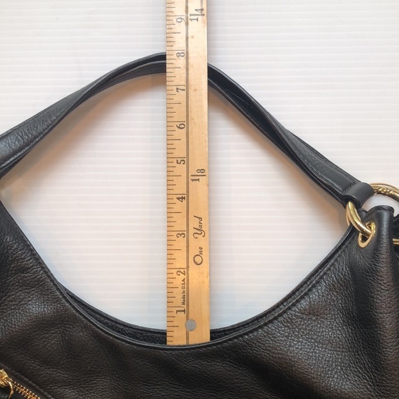 MICHAEL MICHAEL KORS BLACK PEBBLE LEATHER CHARM TASSEL HOBO SHOULDER BAG EUC - Picture 5 of 16